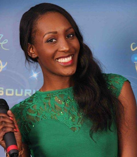 Nil Journaliste Présentatrice